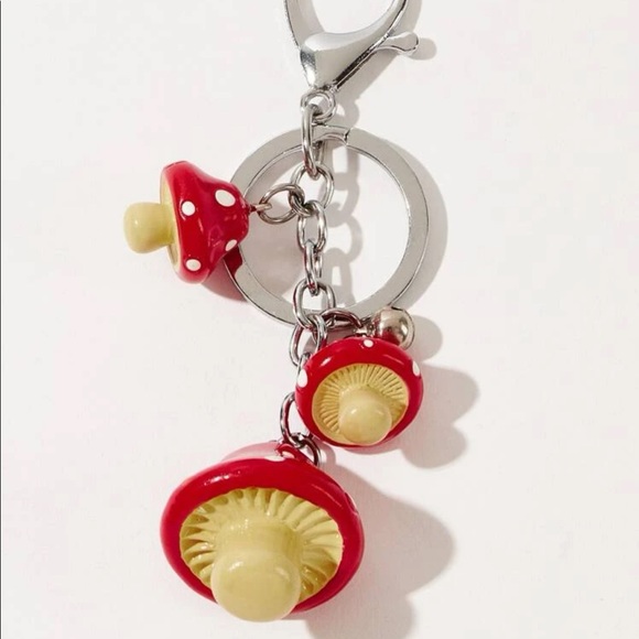 🍄 Style & Glamour Happy Red Spotted Mushroom Key Chain with Bell - NWT - Picture 2 of 11